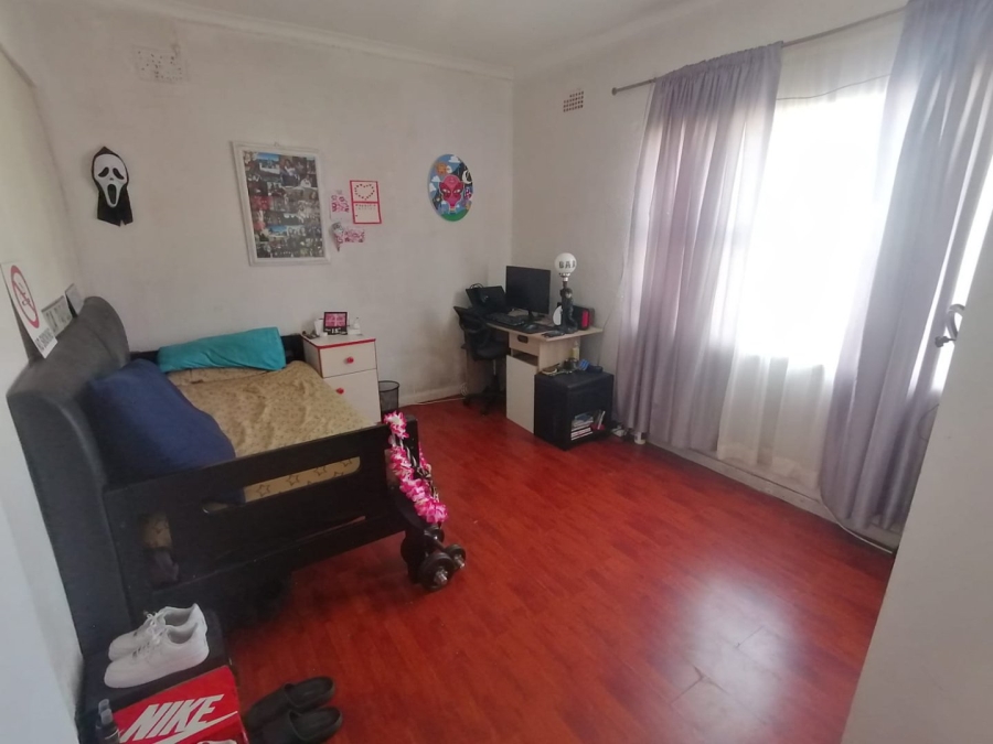 5 Bedroom Property for Sale in Lotus River Western Cape